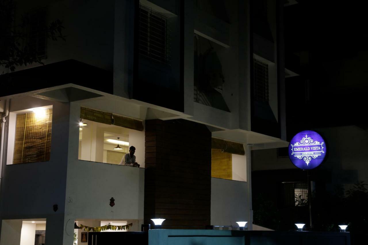 Emerald Vista Luxury Suites Pune Exterior photo