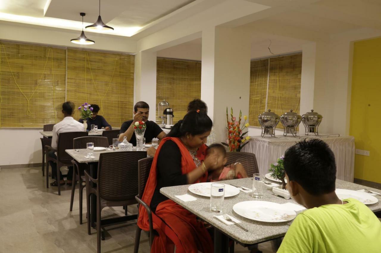 Emerald Vista Luxury Suites Pune Exterior photo