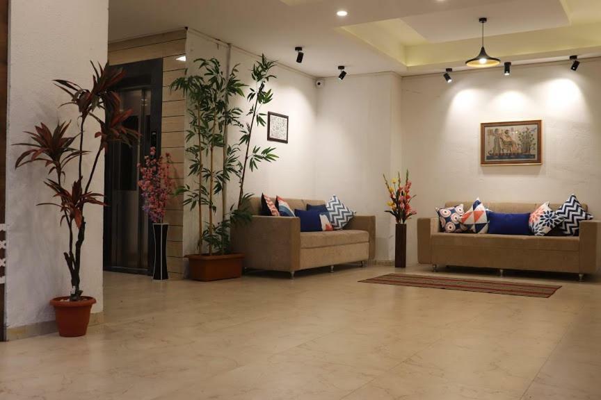 Emerald Vista Luxury Suites Pune Exterior photo