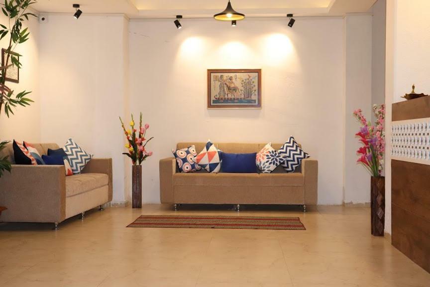 Emerald Vista Luxury Suites Pune Exterior photo