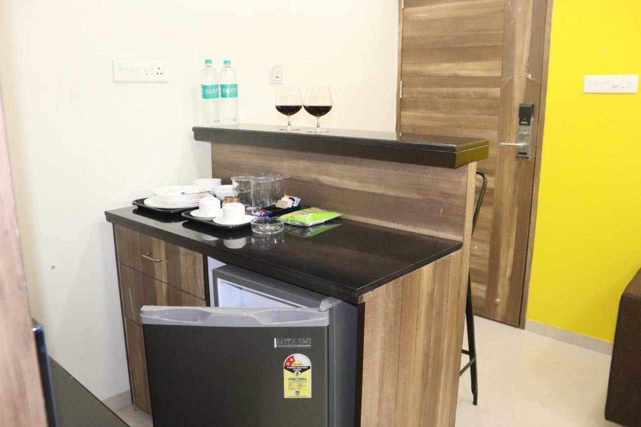 Emerald Vista Luxury Suites Pune Exterior photo