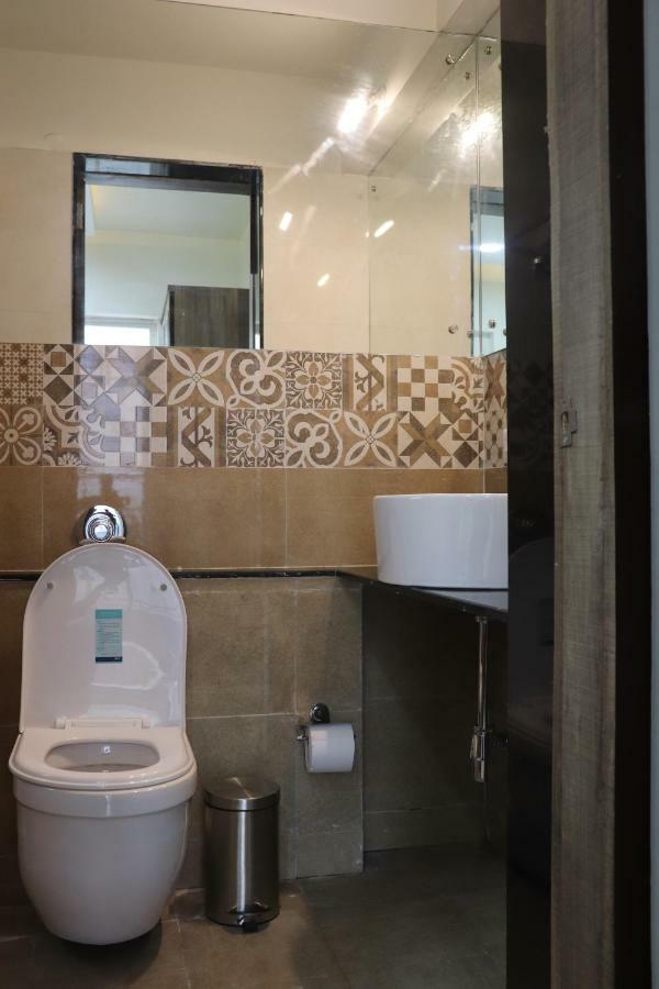 Emerald Vista Luxury Suites Pune Exterior photo