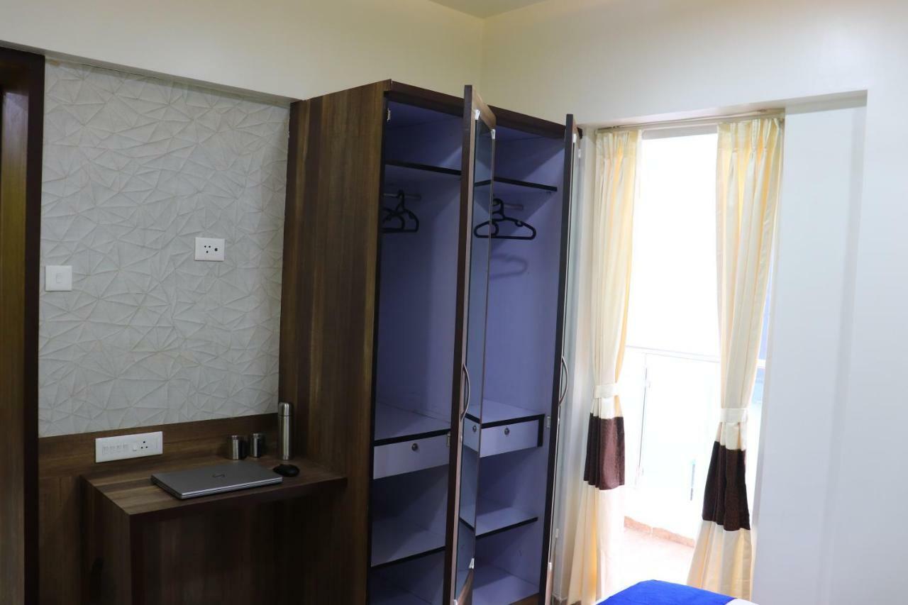 Emerald Vista Luxury Suites Pune Exterior photo